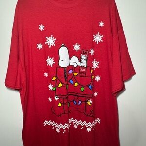 NWOT Men’s Christmas Snoopy Snowflakes House Holiday Red T Shirt Size 2XL